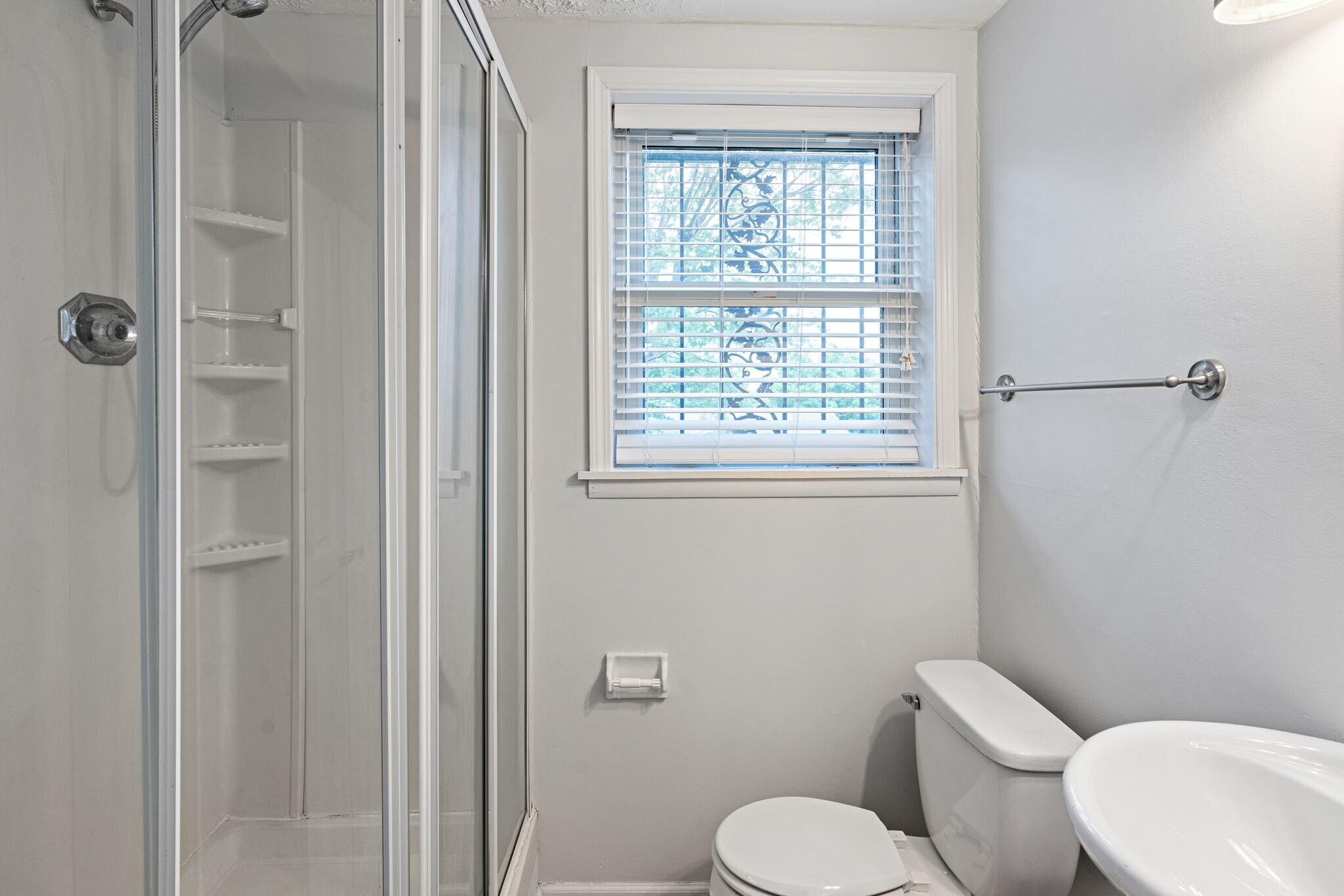 bathroom 2 - 3841 Dubois Dr
