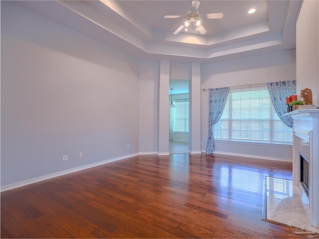 Building Photo - 4986 Vizcaya Dr