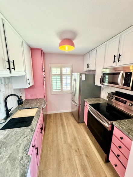 Building Photo - 4377 Wilson Ave