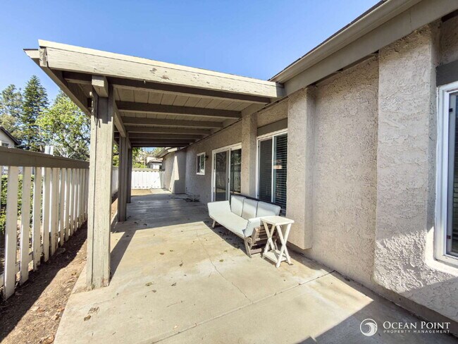 Building Photo - Spacious 2BD/2BA Condo in Camarillo!