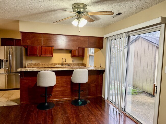 Building Photo - 845 Crashaw St