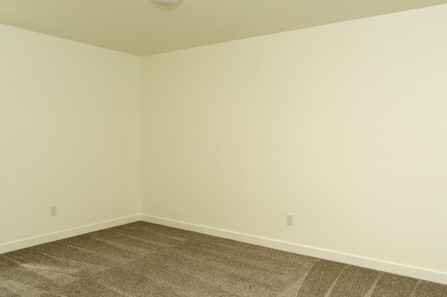 Building Photo - 245 W 500 S