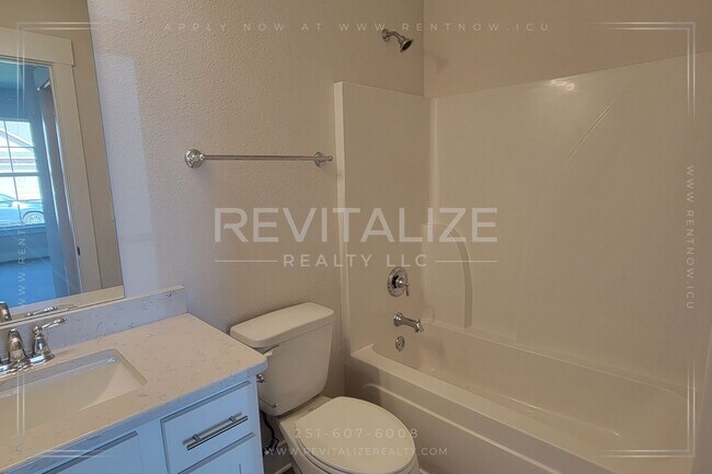 Building Photo - Modern 4BR/3BA Home Near Gulf Shores