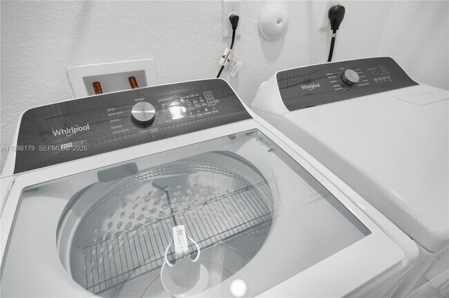 Building Photo - 149 NE 3rd St