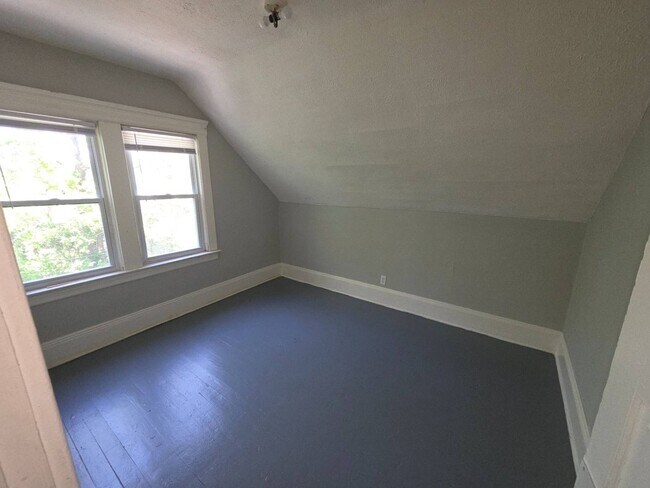 Building Photo - 3658 E 54th St