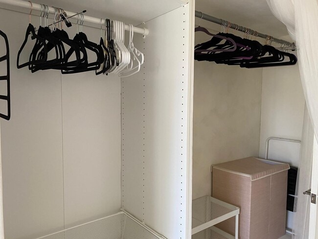 Building Photo - 5625 N Sumner Wy