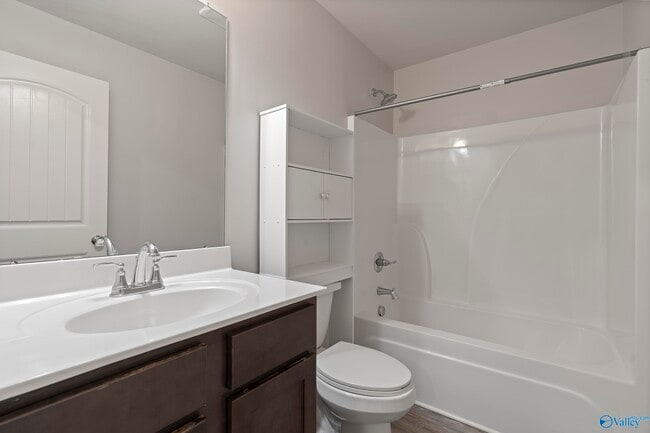Building Photo - 7206 Dorchester Dr SE