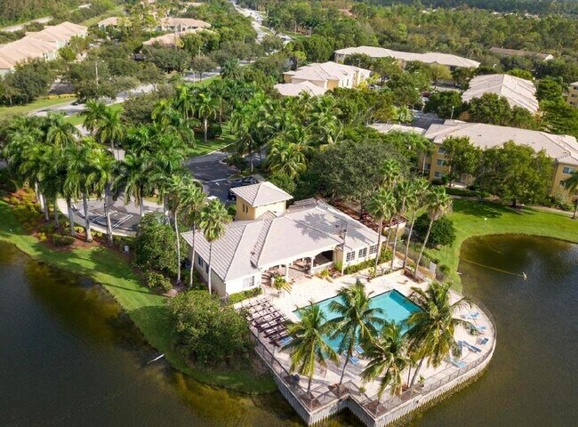 Building Photo - 1100 Crestwood Ct S