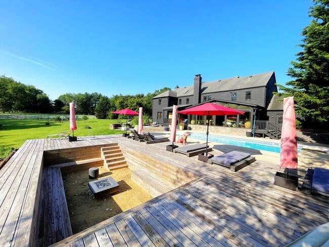 Building Photo - 13209 Lantern Hollow Dr