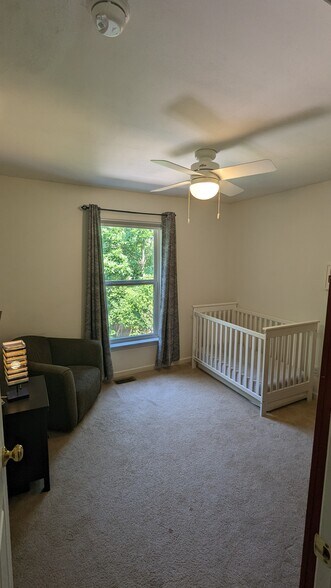 Building Photo - 2562 Creve Coeur Dr