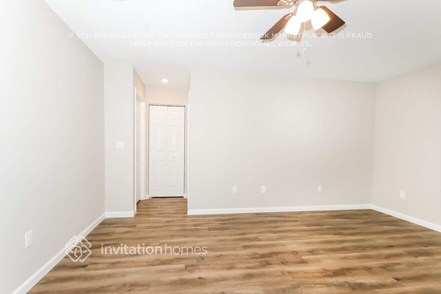 Building Photo - 440 SE Asbury Ln