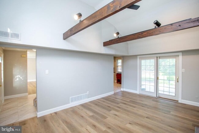 Building Photo - 19 Seton Hill Ct