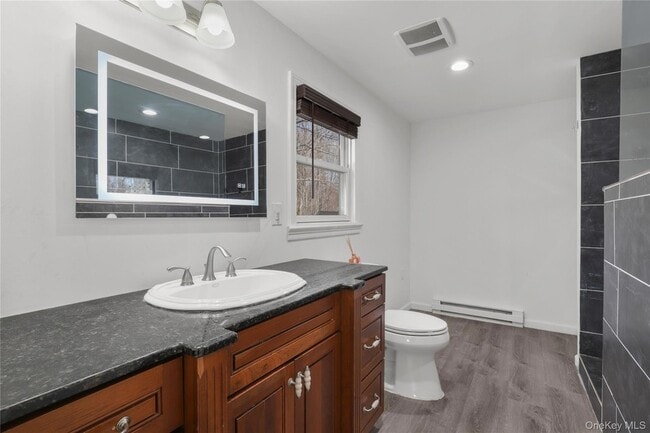 Building Photo - 10 Vernon Dr