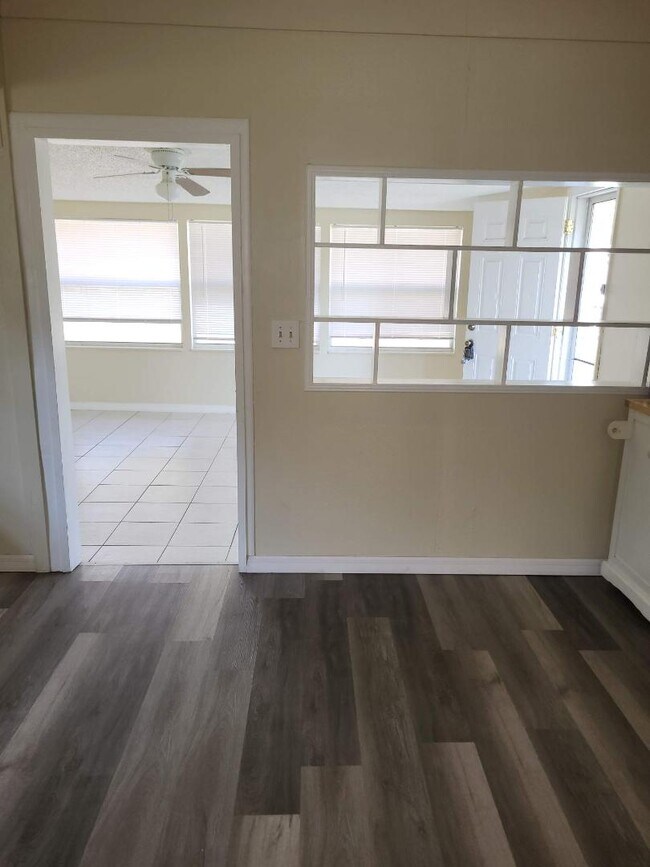 Building Photo - 10635 Kim Ln