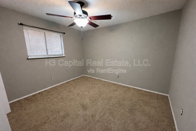 Building Photo - 103C Woodhenge Drive