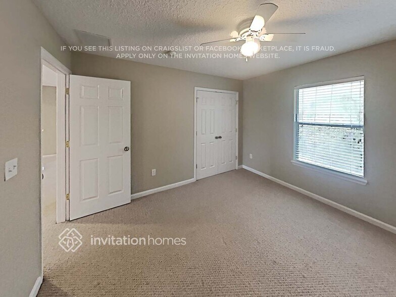 Building Photo - 14022 Summer Breeze Dr