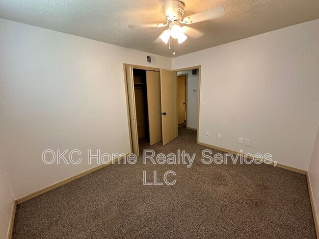 Building Photo - 2809 SW 77th St