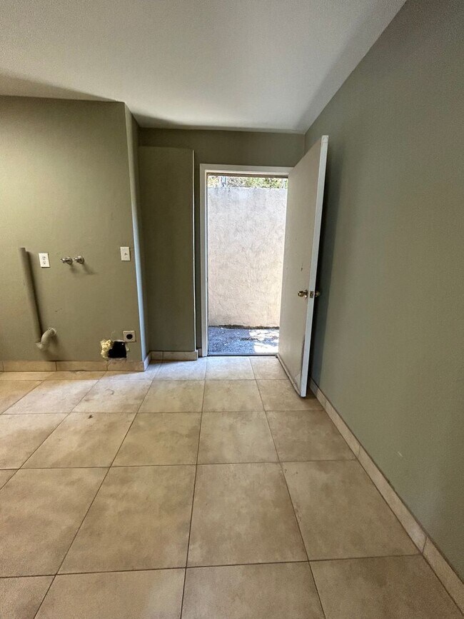 Building Photo - Updated Carmel Valley Home For Rent