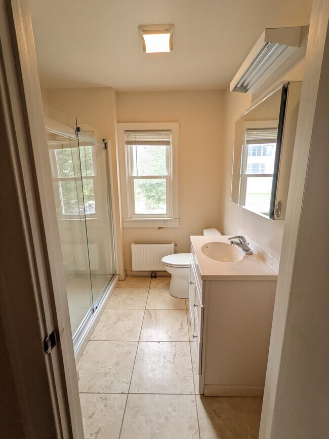 Building Photo - 1300 Rockhurst Rd