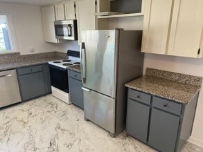 Building Photo - 104 Rene Dr