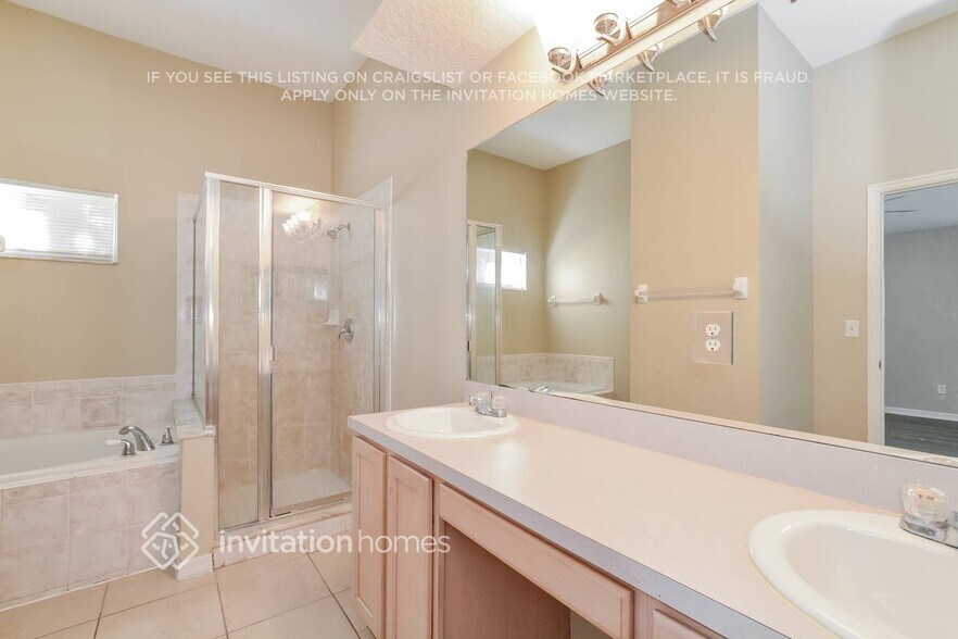 Building Photo - 459 Lancer Oak Dr