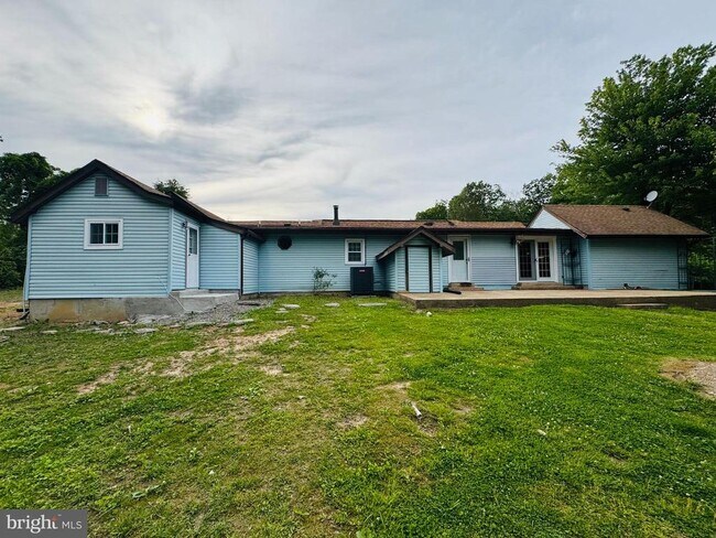 Building Photo - 6703 Token Valley Rd