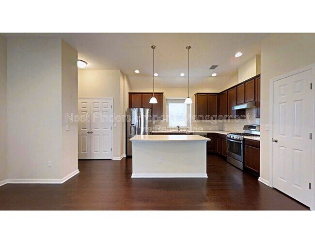 Building Photo - 42 Charter Cir
