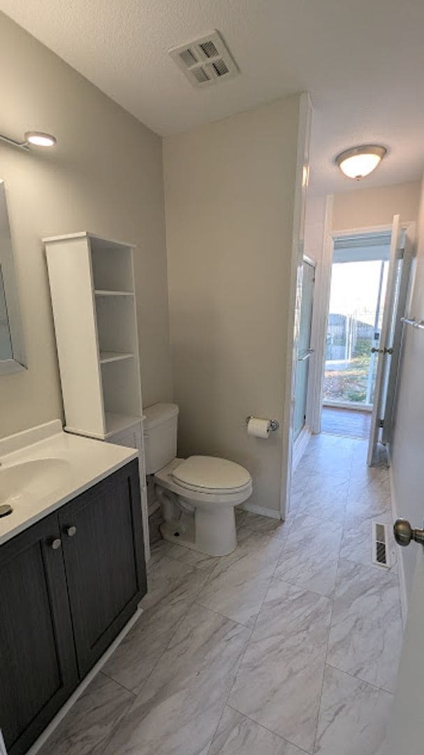 Building Photo - 1750 W 54th St