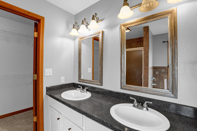 Upstairs Primary En Suite Bathroom - 251 Dune Dr