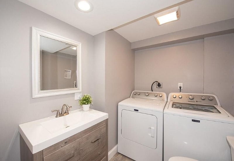 Building Photo - 5 Crescent St