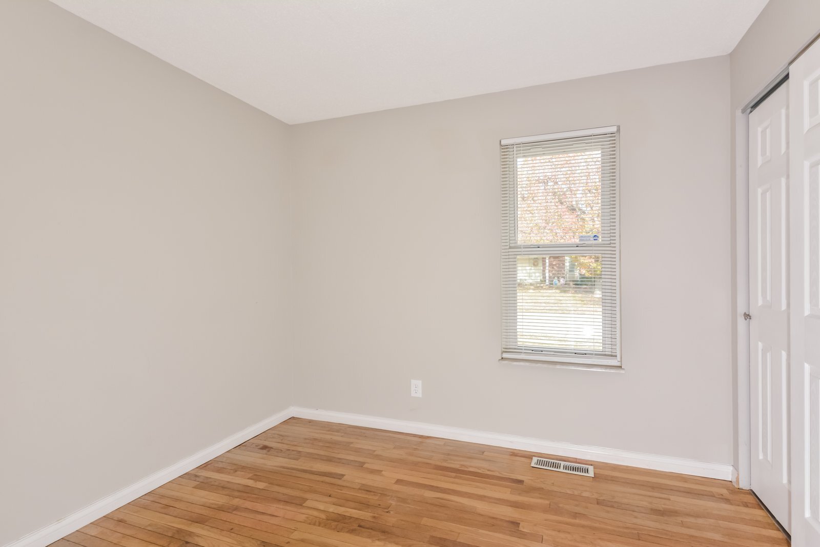 Building Photo - 1760 Flordawn Dr