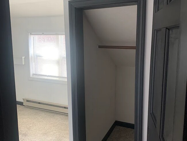 Building Photo - 5 Leonard Ave