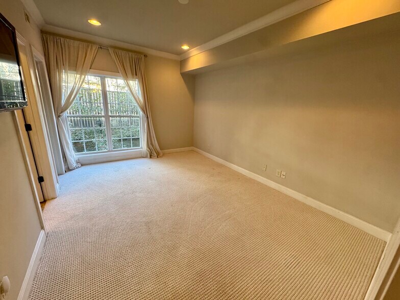 Building Photo - 3038 Massey Rd