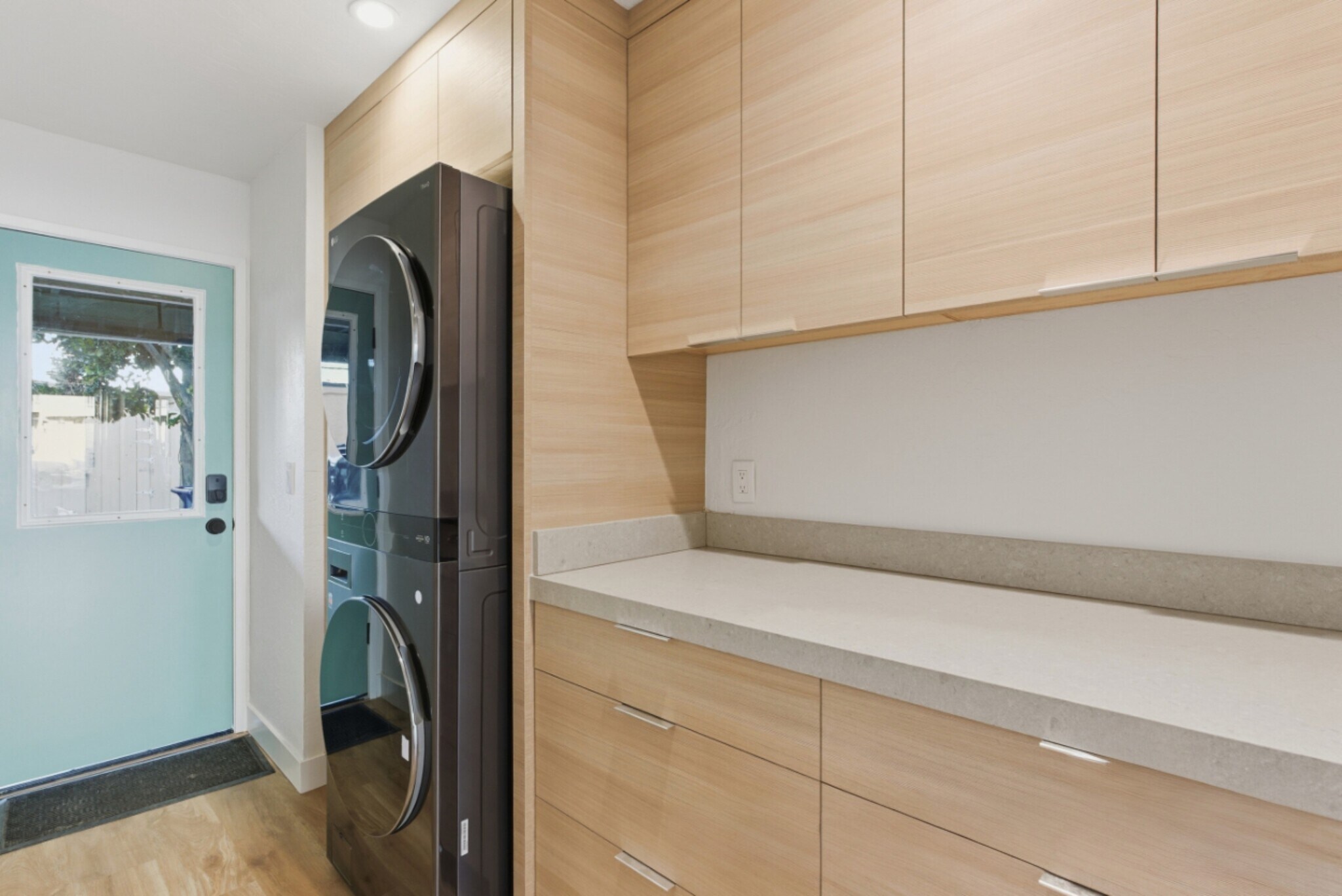 Building Photo - 112 Marina Ave