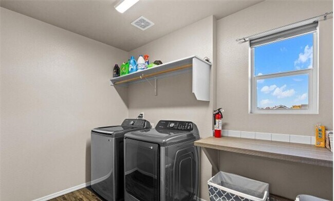 Building Photo - Beautiful Home near Meridian High School