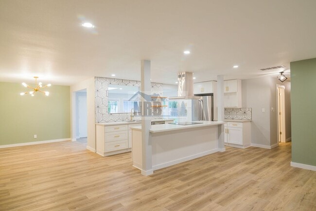 Building Photo - BRAND NEW 5 bed House in UP School District!