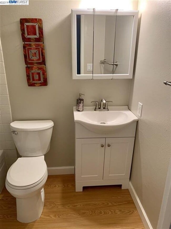 Building Photo - Pleasanton Laguna Vista 2 Bed / 1 bath, updated kitchen & bathroom, Two Year Lease required, Comm...