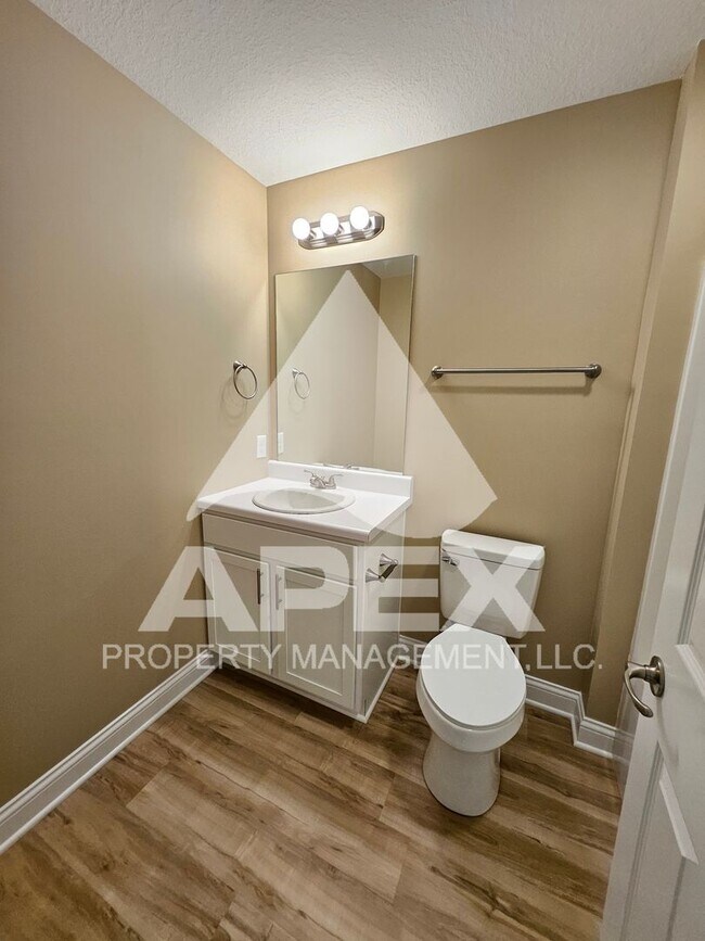 Building Photo - AVALON TOWNHOMES – LIKE NEW - 2 Bd/2.5 Ba ...