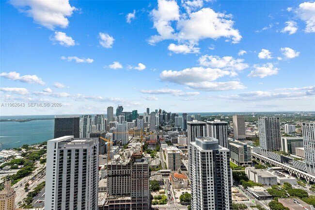 Building Photo - 851 NE 1st Ave