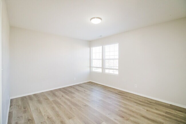 Building Photo - 3174 Hunter Farm Way