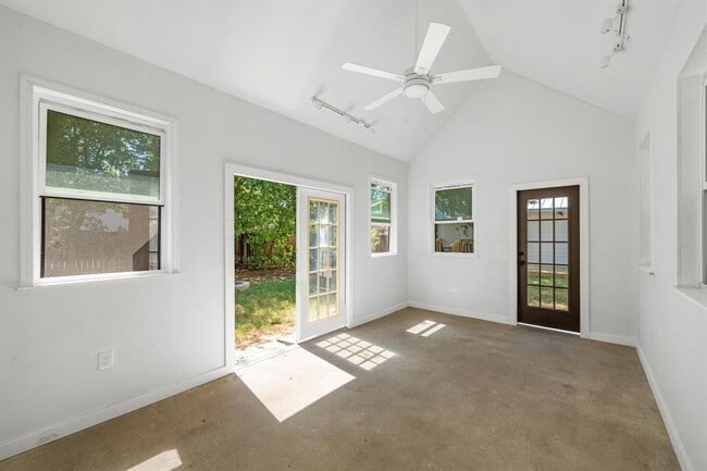 Building Photo - 406 Nelray Blvd