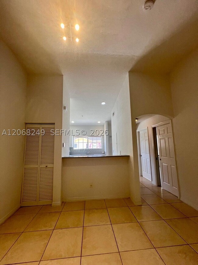 Building Photo - 3824 SW 48th Ave