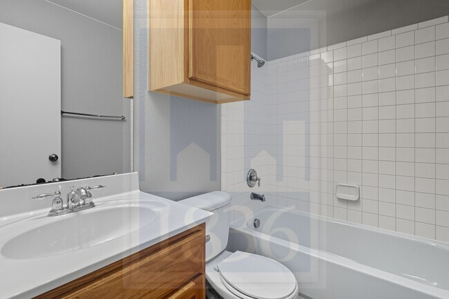 Building Photo - 291 Atlantis