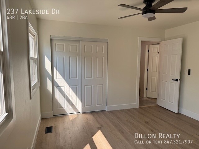 Building Photo - 237 Lakeside Dr