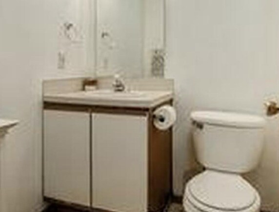 Building Photo - 416 22nd Ave SW