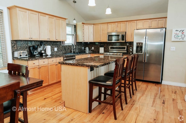 Building Photo - 9722 Buttonwood Cir