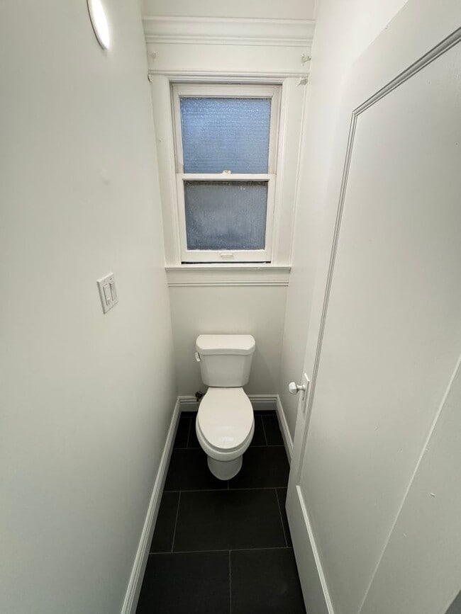 Building Photo - 1020-1024 Leavenworth Street