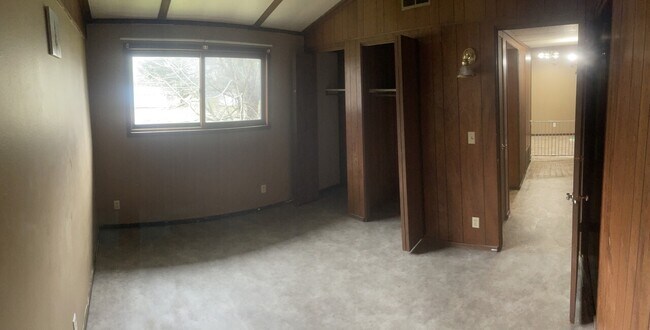Building Photo - SR15 4 unit