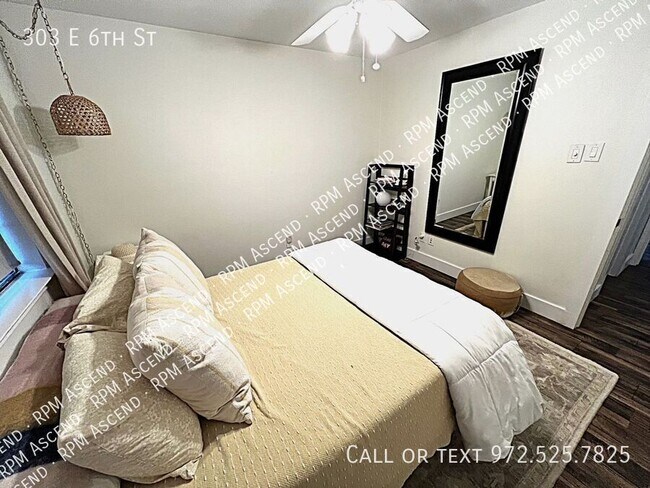 Building Photo - 303 E 6th St