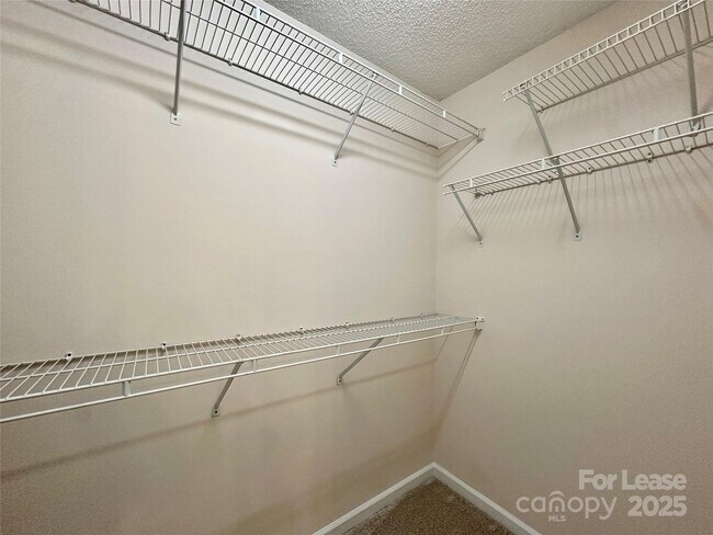 Building Photo - 126 Lake Davidson Cir